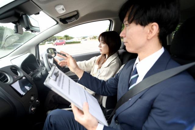 自動車教習所でのICカード活用方法:運営効率と教習生満足度の向上